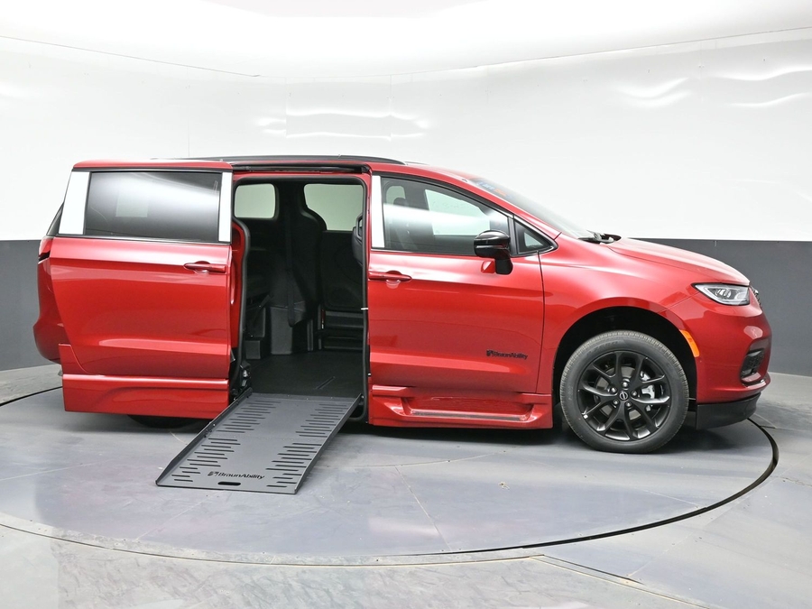 Red Chrysler Pacifica image number 7