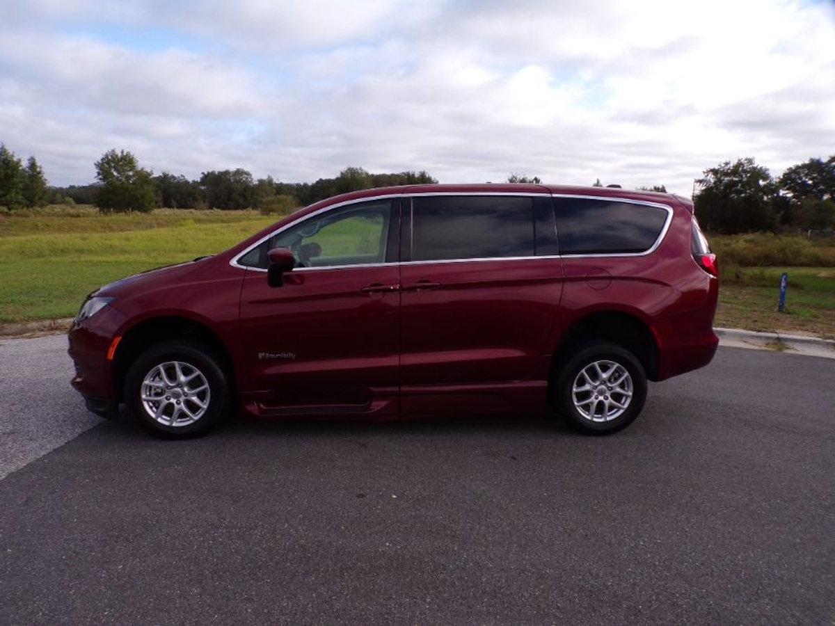2023 CHRYSLER VOYAGER - Image 5