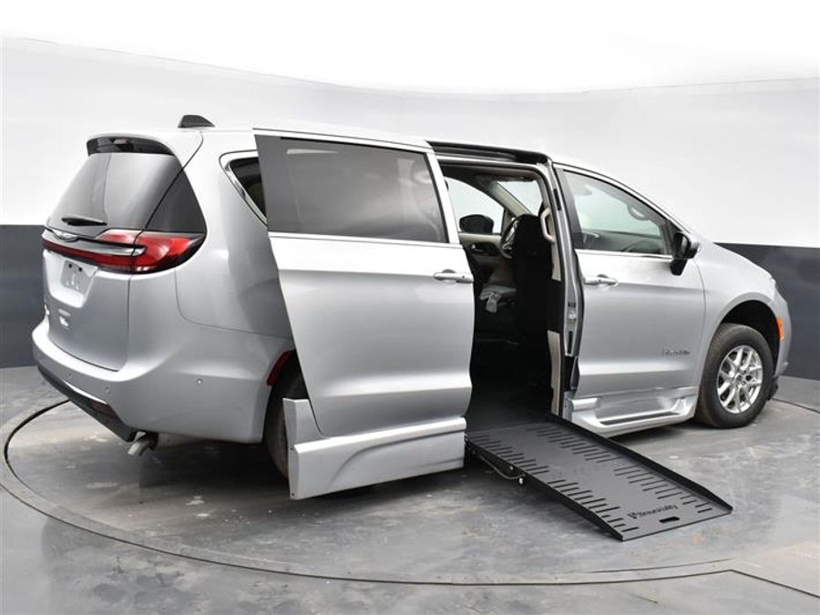 Used 2023 Chrysler Pacifica Touring L - BraunAbility Side Entry Fold Out Automatic Ramp