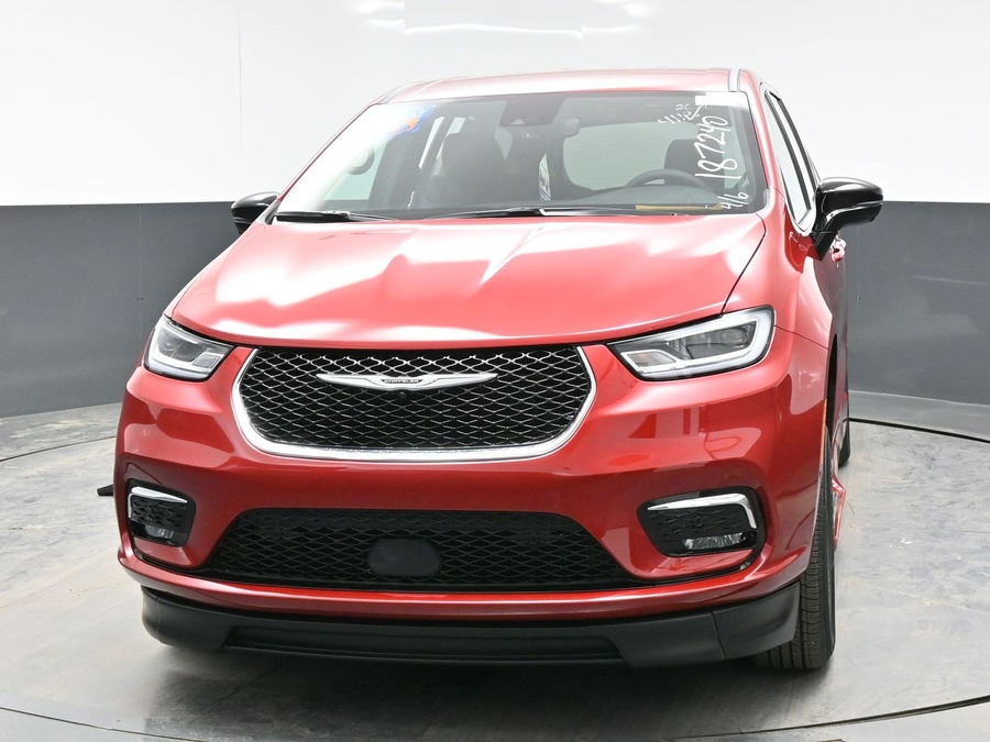 Red Chrysler Pacifica image number 1