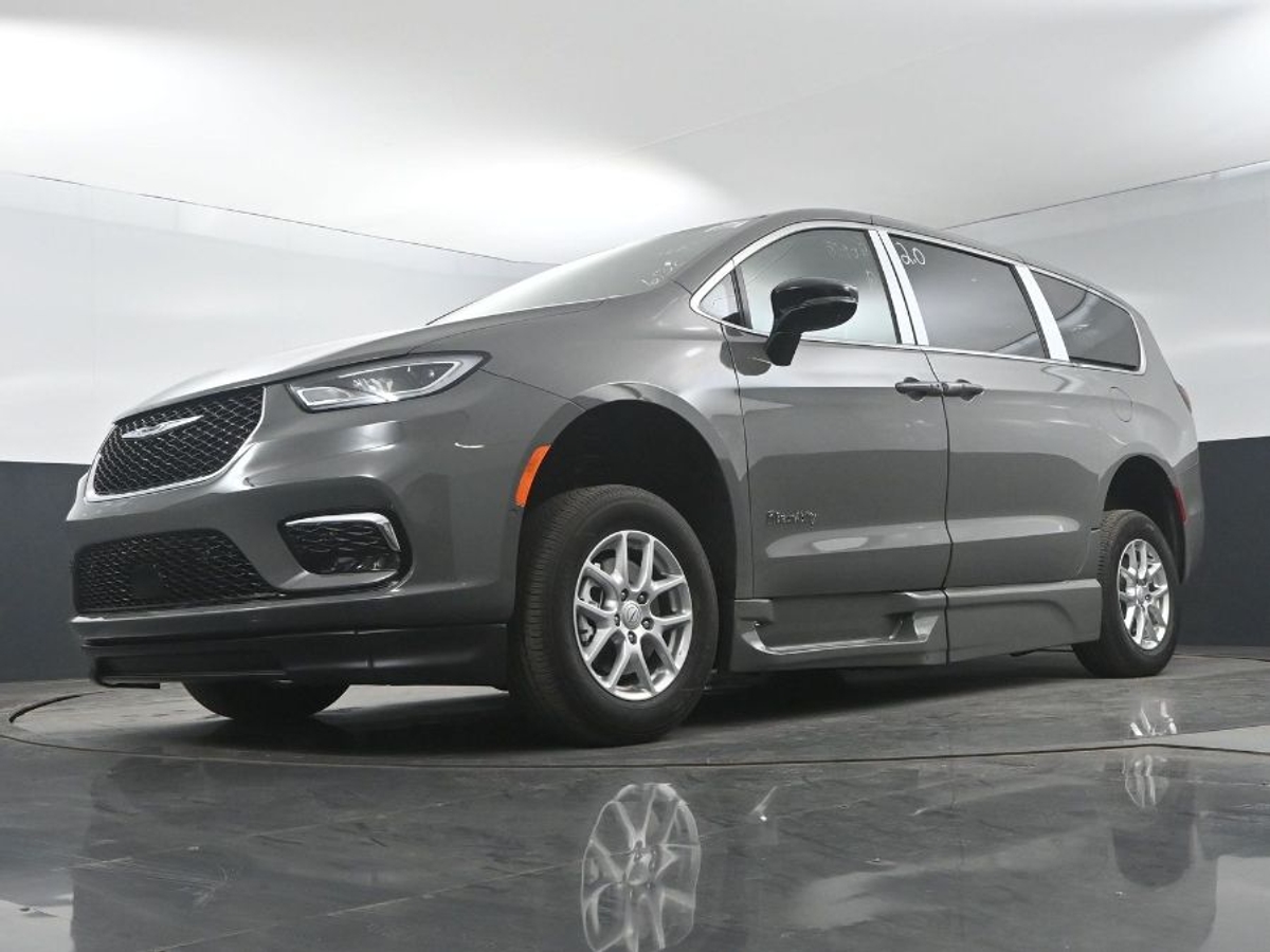 2025 CHRYSLER PACIFICA - Image 13