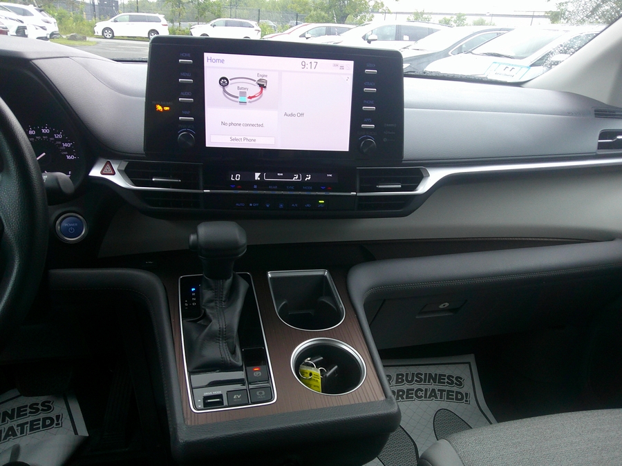 2022 Toyota Sienna LE - Photo 14