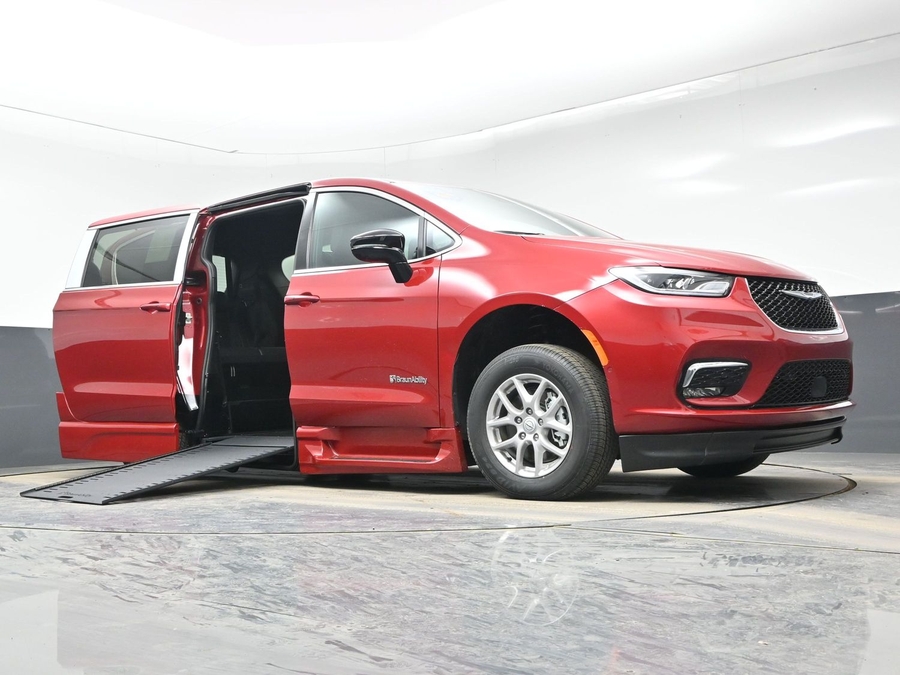 Red Chrysler Pacifica image number 18