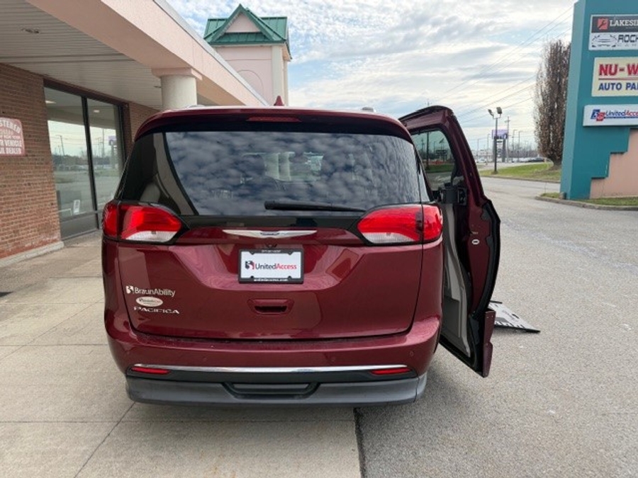 Used 2019 Chrysler Pacifica Touring L - BraunAbility Side Entry Entry In Floor Automatic Ramp