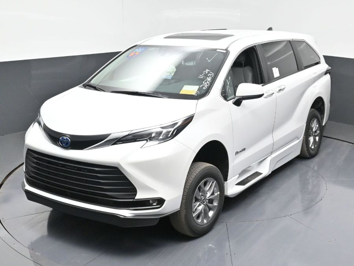 2025 TOYOTA SIENNA - Image 14