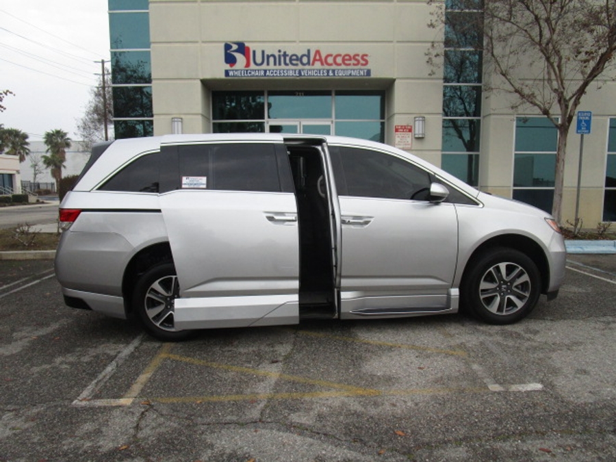 Used 2015 Honda Odyssey Touring Elite - VMI Side Entry Entry In Floor Automatic Ramp