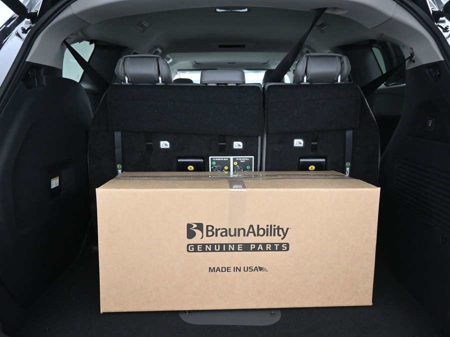 New 2026 Toyota Sienna Hybrid XLE Add - BraunAbility Side Entry Fold Out Automatic Ramp