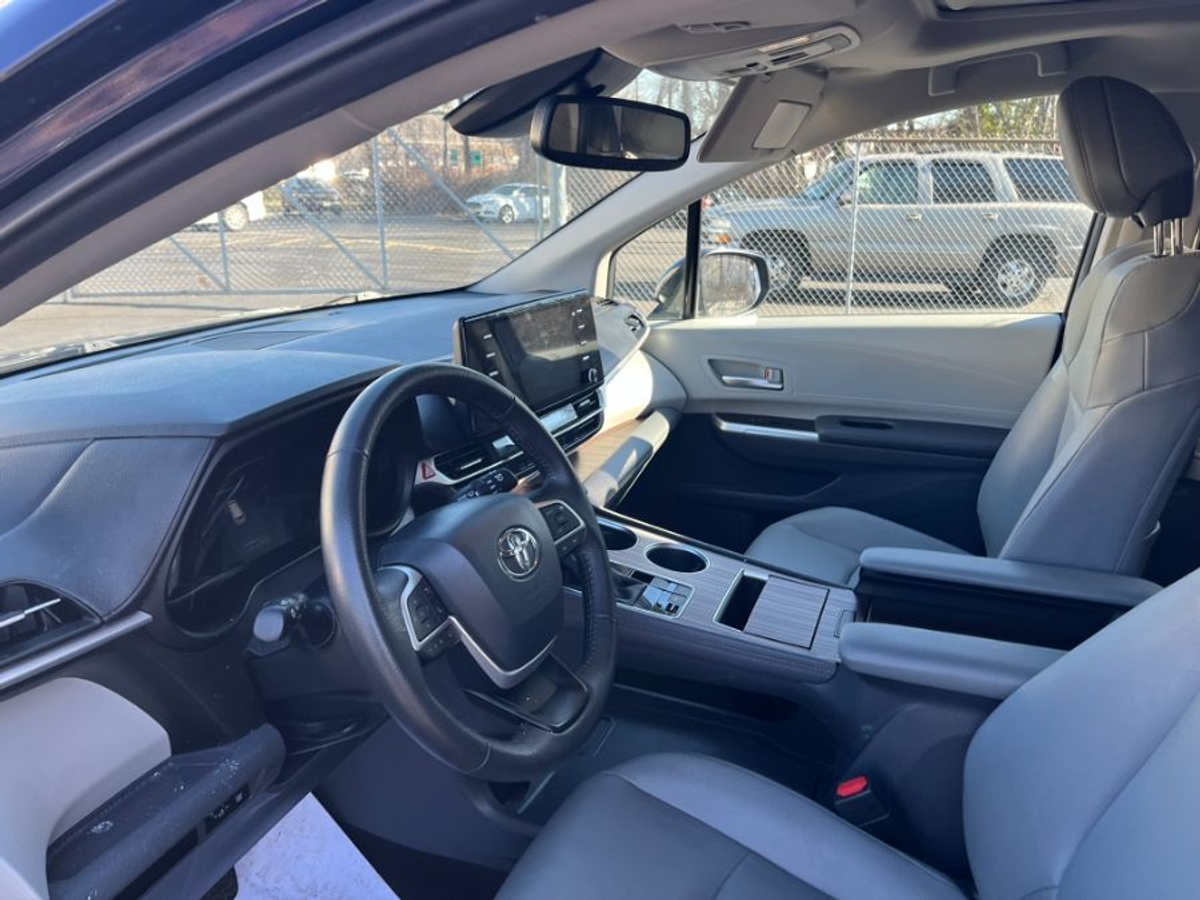 2024 TOYOTA SIENNA - Image 13