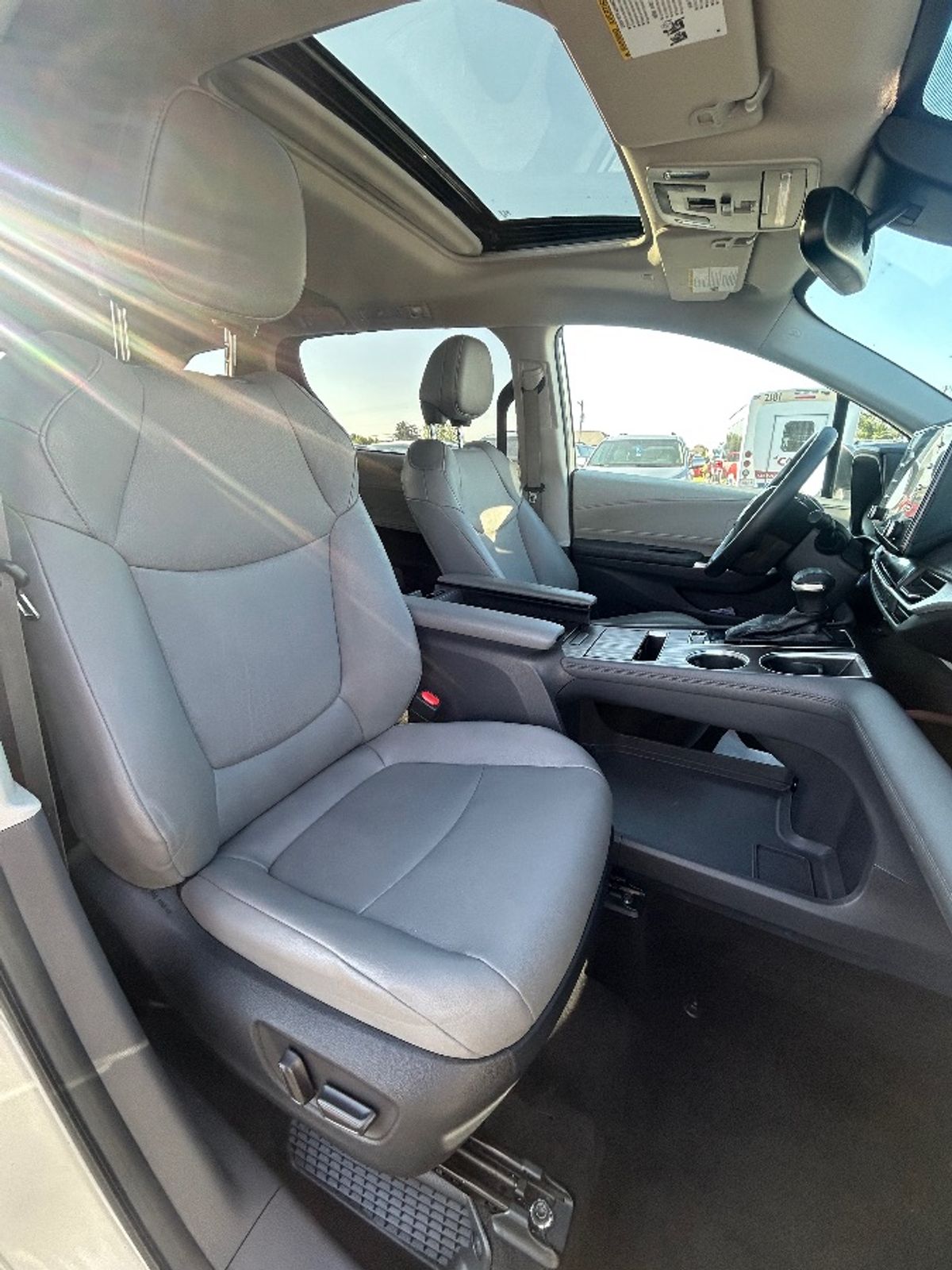 2023 TOYOTA SIENNA - Image 12