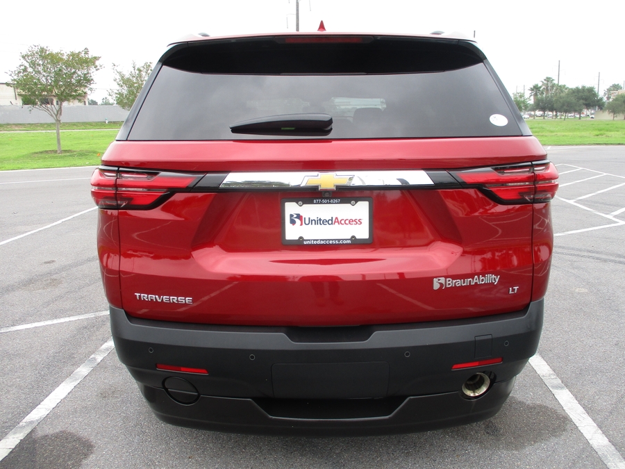 Used 2022 Chevrolet Traverse 1LT - BraunAbility Side Entry Entry In Floor Automatic Ramp