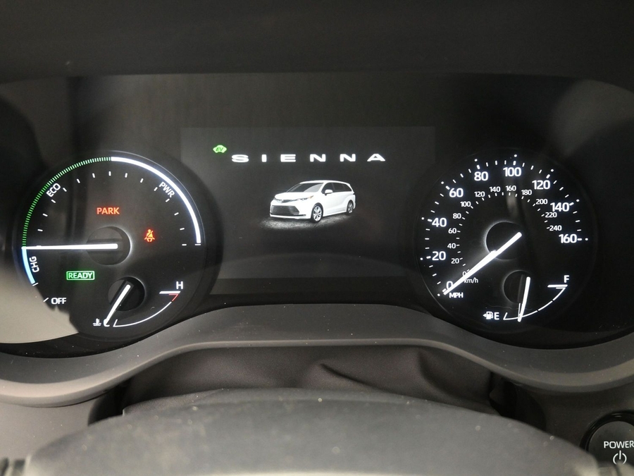 Grey Toyota Sienna image number 15