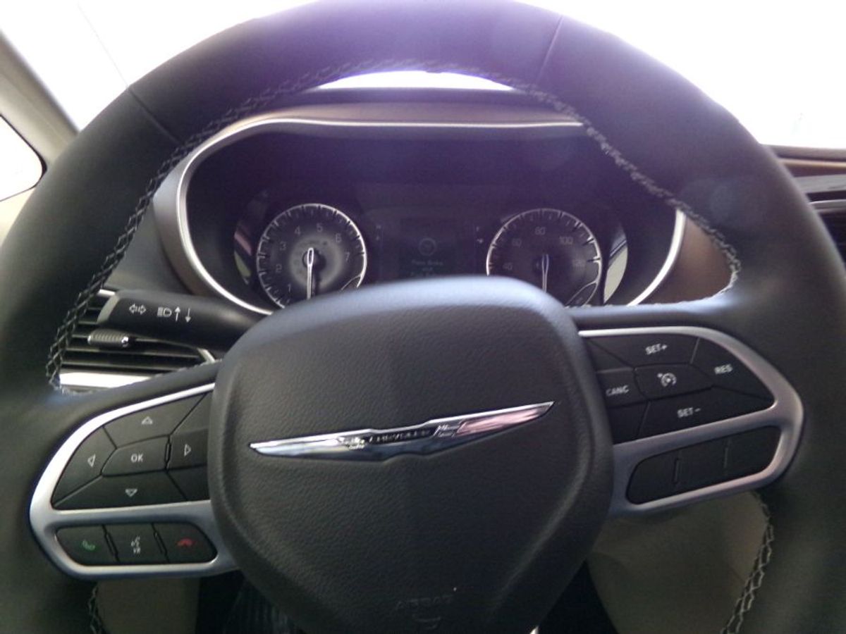 2024 CHRYSLER VOYAGER - Image 7