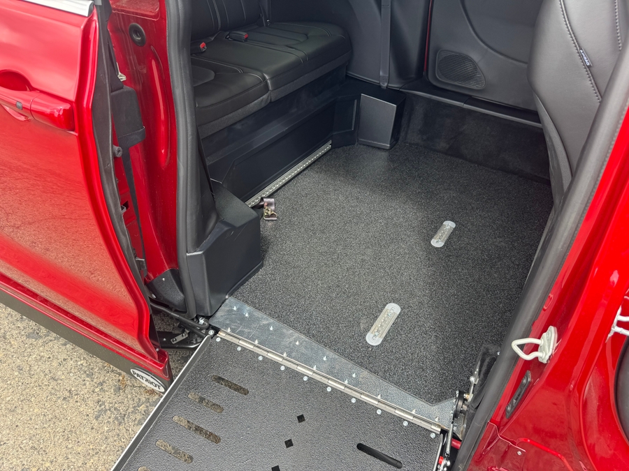 Red Chrysler Pacifica image number 18