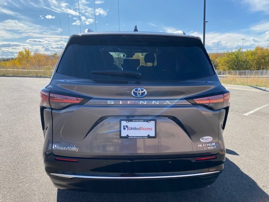 Used 2024 Toyota Sienna Hybrid Platinum - BraunAbility Side Entry Entry Fold Out Automatic Ramp