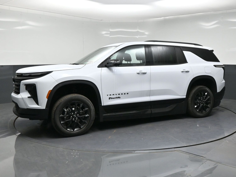 New 2026 Chevrolet Traverse 1LT Midnight - BraunAbility Side Entry In Floor Automatic Ramp