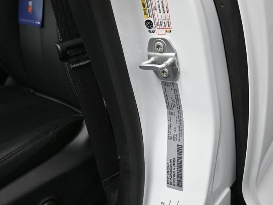 White Chrysler Pacifica image number 13