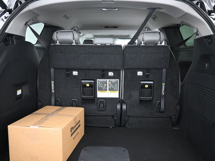 Black Toyota Sienna image number 13