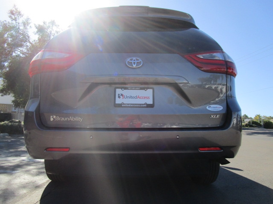 Used 2019 Toyota Sienna XLE Base - BraunAbility Side Entry Entry Fold Out Automatic Ramp