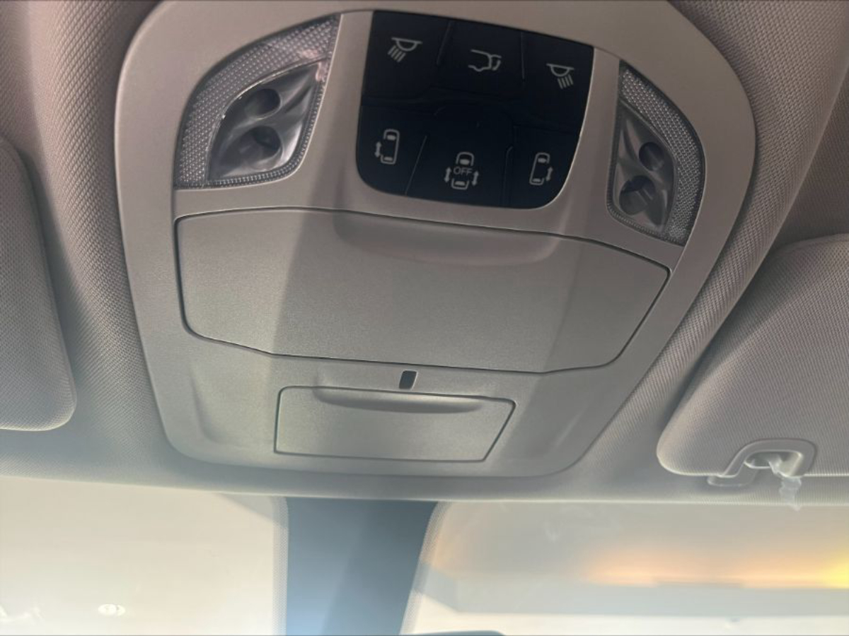 2022 CHRYSLER VOYAGER - Image 12