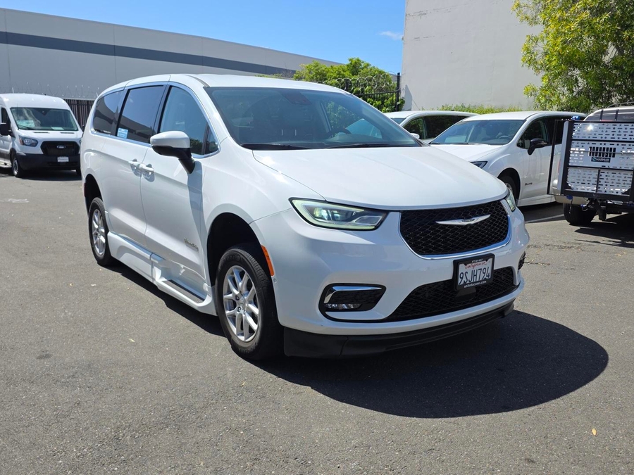 Used 2023 Chrysler Pacifica Touring L - BraunAbility Side Entry Entry Fold Out Automatic Ramp