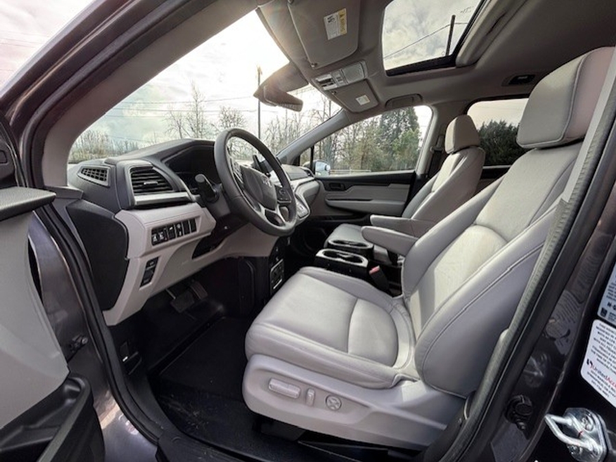 Used 2024 Honda Odyssey EX-L - BraunAbility Side Entry Entry In Floor Automatic Ramp