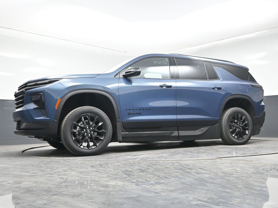 New 2026 Chevrolet Traverse 1LT Midnight - BraunAbility Side Entry Entry In Floor Automatic Ramp