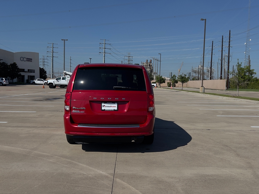 Used 2013 Dodge Grand Caravan SE - BraunAbility Side Entry Entry Fold Out Automatic Ramp