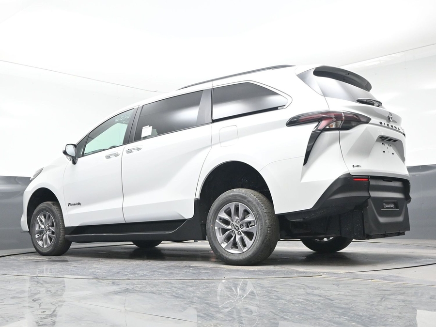 New 2026 Toyota Sienna Hybrid XLE Add - BraunAbility Commercial Rear Entry Entry Fold Out Manual Ramp