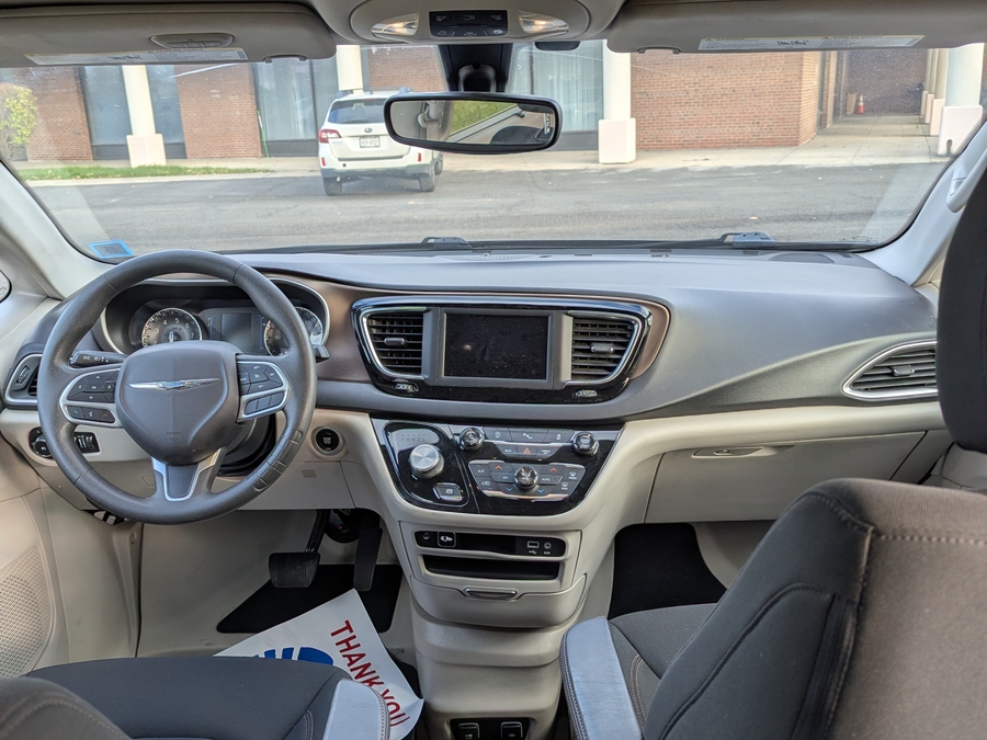 Used 2018 Chrysler Pacifica Touring L Plus - BraunAbility Side Entry Entry In Floor Automatic Ramp