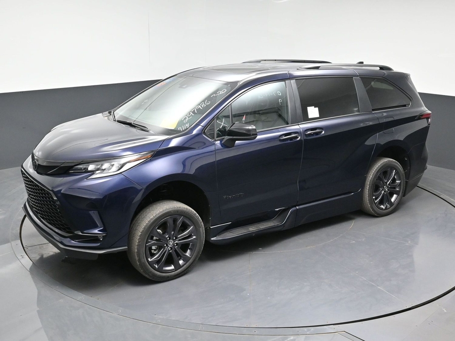 New 2026 Toyota Sienna Hybrid XSE Sport - BraunAbility Side Entry In Floor Automatic Ramp