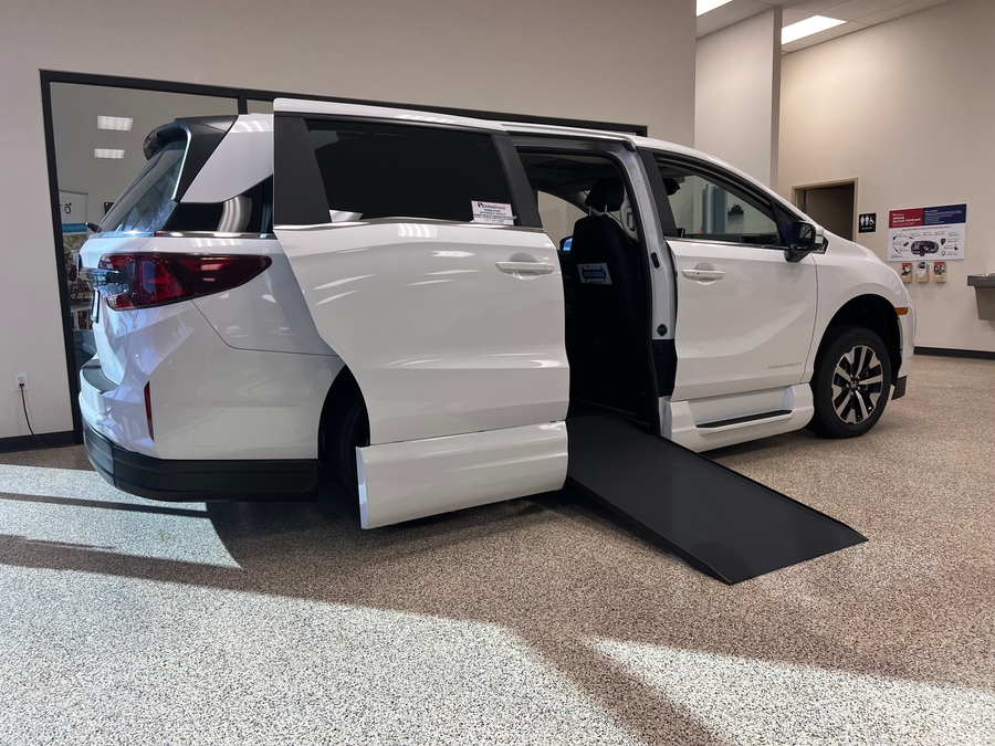 New 2025 Honda Odyssey EX-L - VMI Side Entry Entry In Floor Automatic Ramp