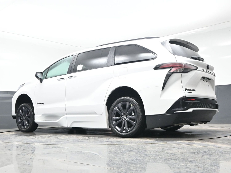 New 2026 Toyota Sienna Hybrid XSE Sport - BraunAbility Side Entry Entry Fold Out Automatic Ramp