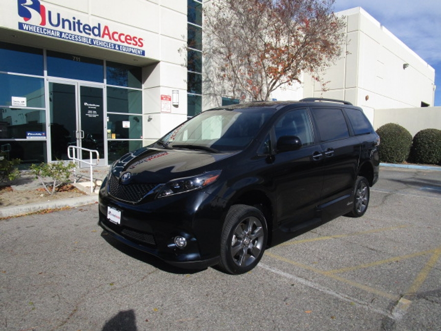 Used 2015 Toyota Sienna SE - VMI Side Entry Entry In Floor Automatic Ramp
