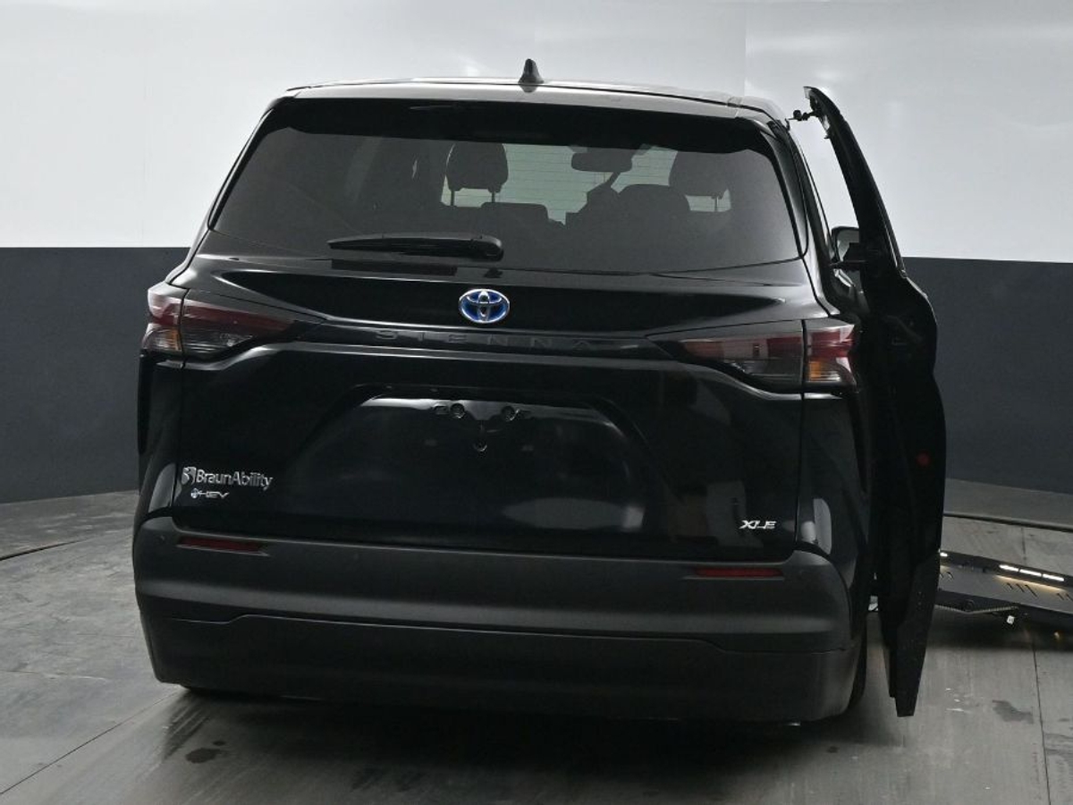 2025 TOYOTA SIENNA - Image 6