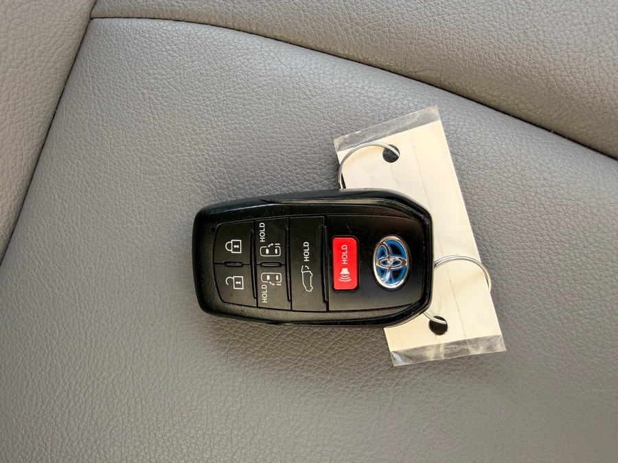 2024 TOYOTA SIENNA - Image 2