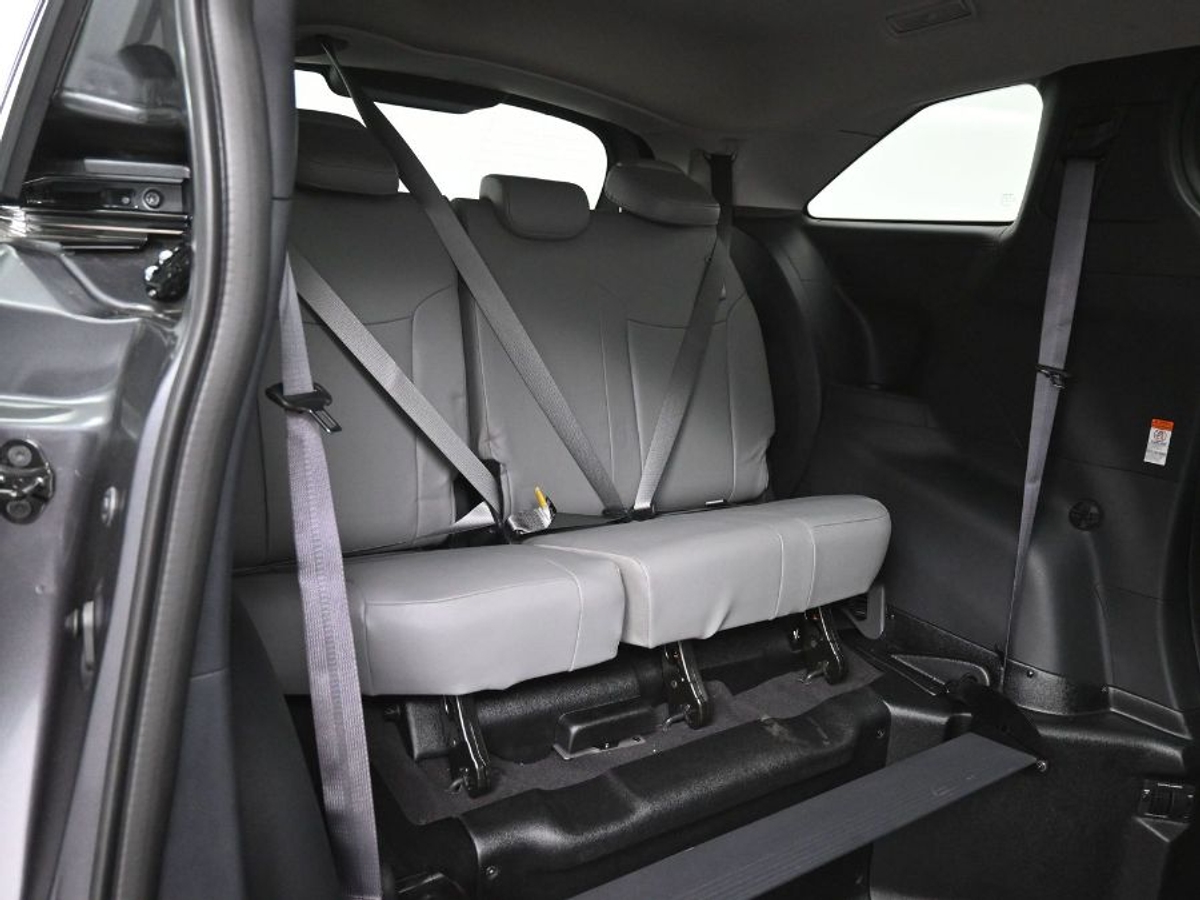 2025 TOYOTA SIENNA - Image 7