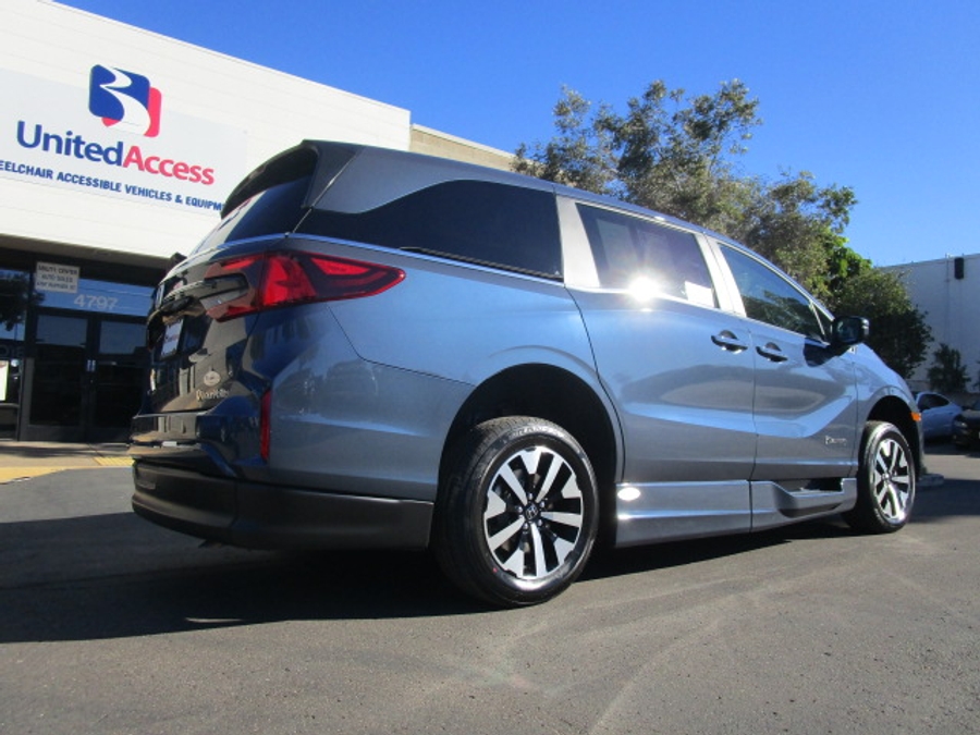 New 2026 Honda Odyssey EX-L - BraunAbility Side Entry Entry In Floor Automatic Ramp