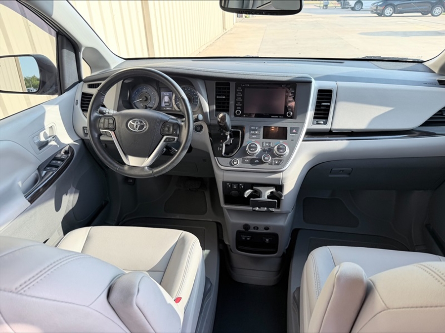 Used 2020 Toyota Sienna XLE - BraunAbility Side Entry Fold Out Automatic Ramp