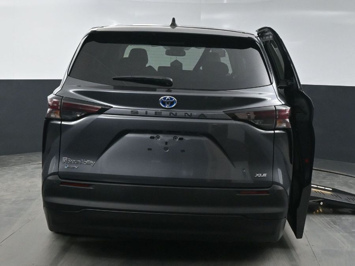 2025 TOYOTA SIENNA - Image 5