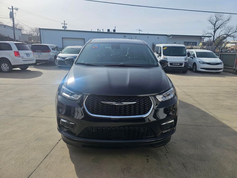 Black Chrysler Pacifica with Side Entry Automatic Fold Out ramp