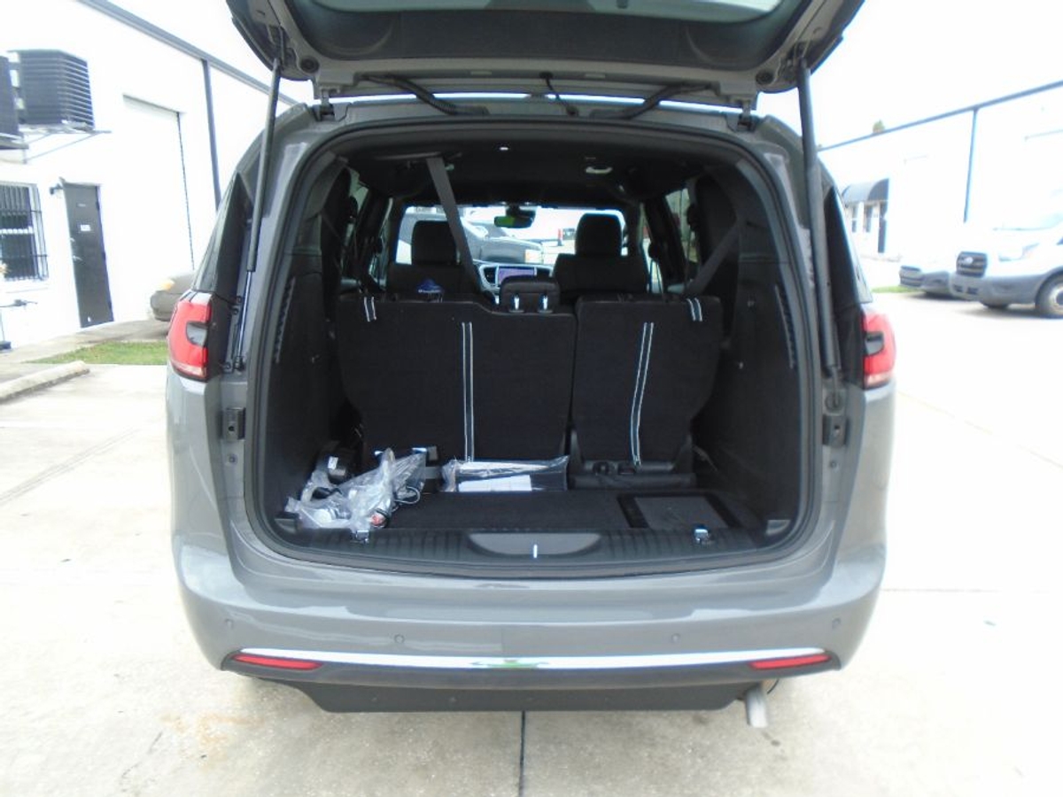 2025 CHRYSLER PACIFICA - Image 3