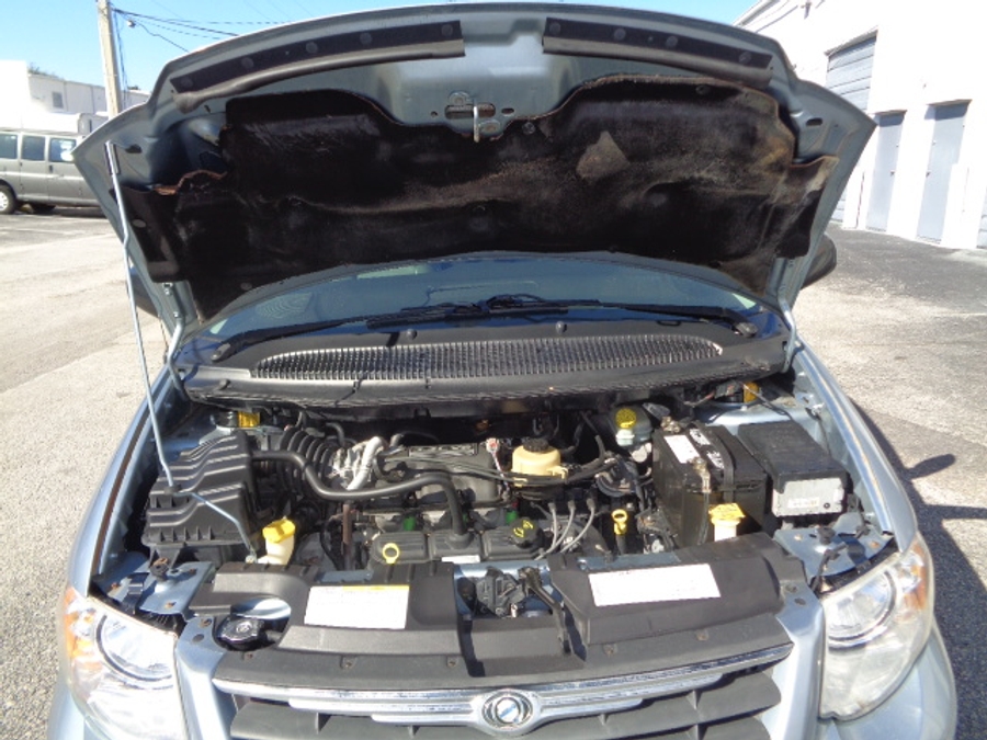 Used 2005 Chrysler Town and Country LX -  Entry  Ramp