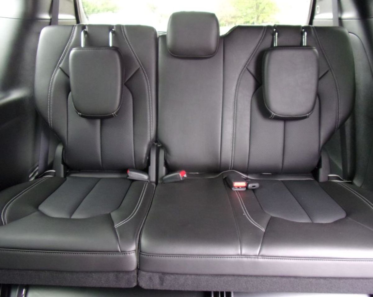 Grey Chrysler Pacifica image number 13