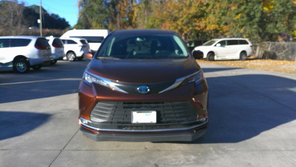 2023 TOYOTA SIENNA - Image 2