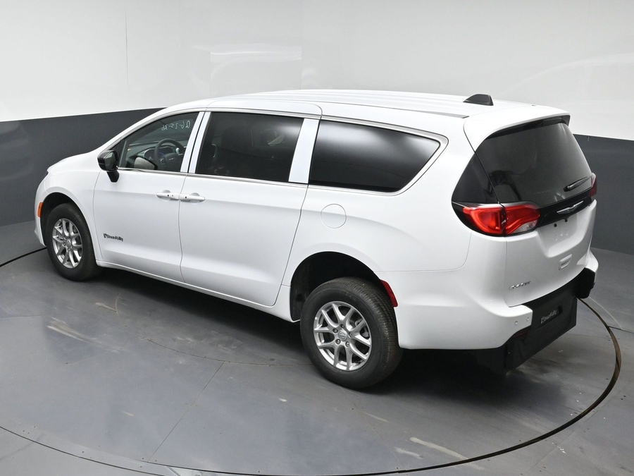 New 2026 Chrysler Voyager LX - BraunAbility Rear Entry Fold Out Manual Ramp
