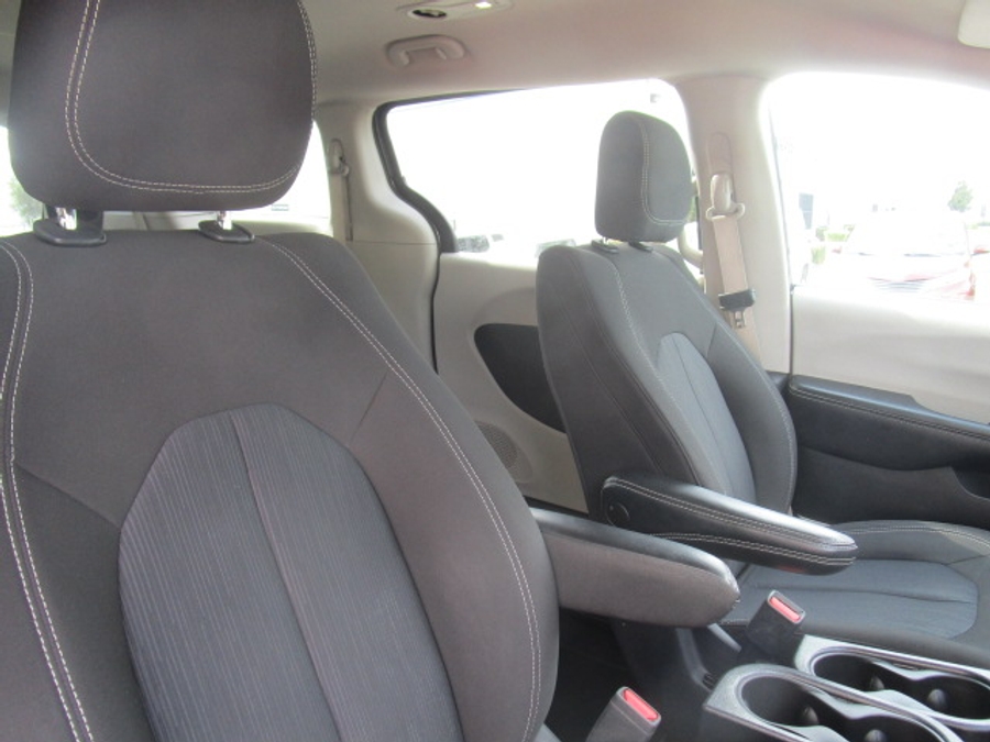 Used 2022 Chrysler Voyager LX - BraunAbility Side Entry Fold Out Automatic Ramp