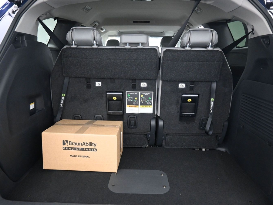 New 2026 Toyota Sienna Hybrid XLE Base - BraunAbility Side Entry Fold Out Automatic Ramp