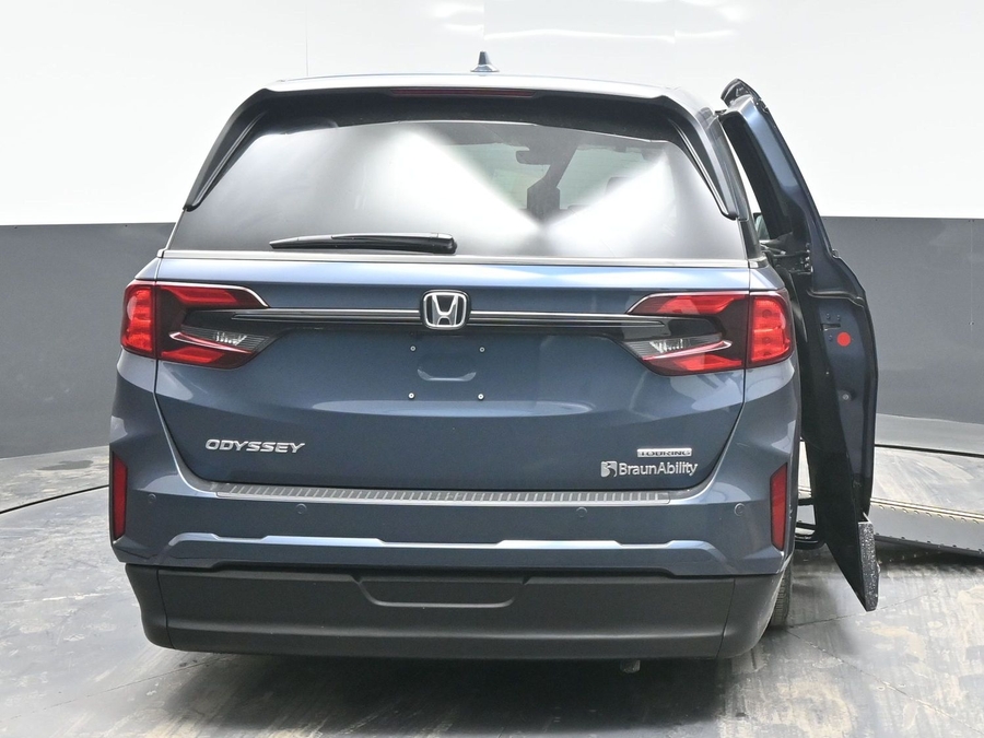 New 2026 Honda Odyssey Touring - BraunAbility Side Entry Entry In Floor Automatic Ramp