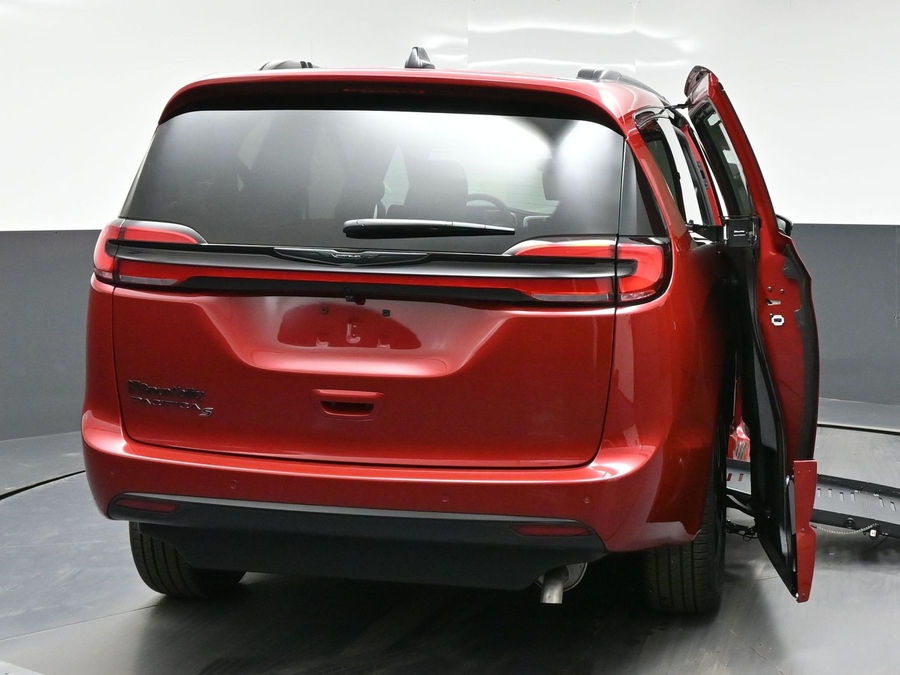 Red Chrysler Pacifica image number 5