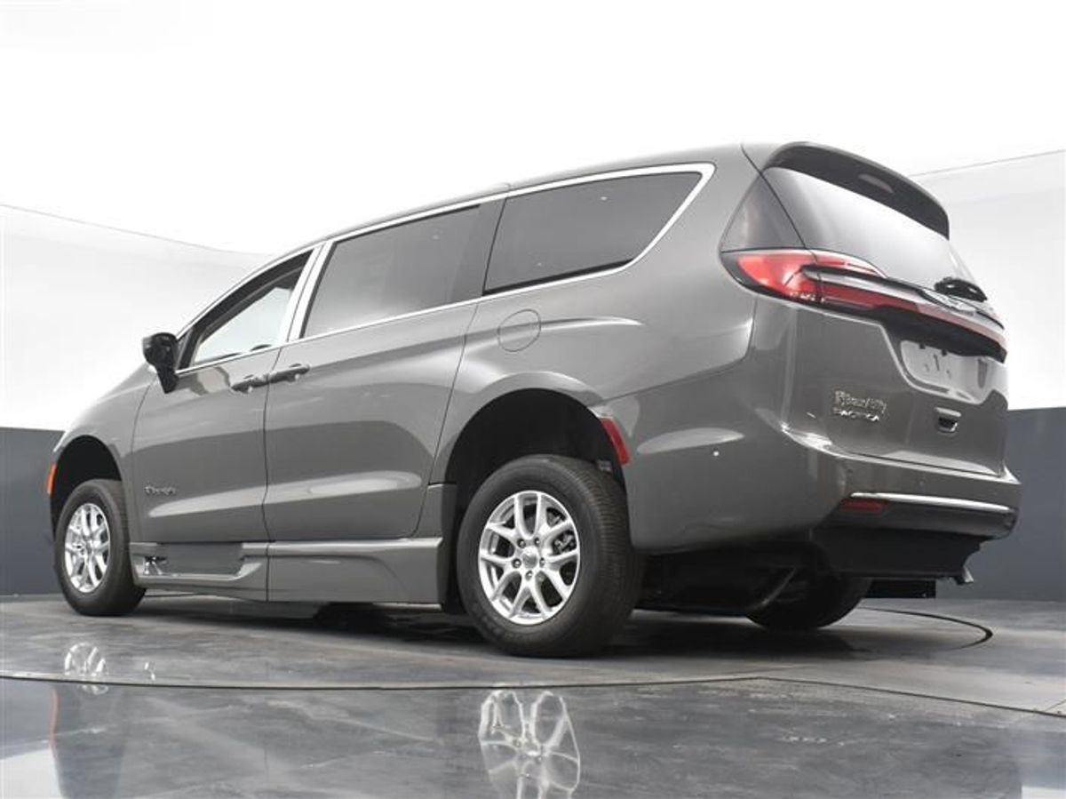 2023 CHRYSLER PACIFICA - Image 15